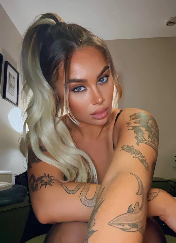 Selena 🥰 - créateur OnlyFans avec 0 avis (0.0/5 étoiles)