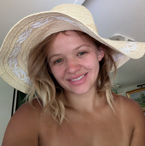 Riley Madison De Beers - OnlyFans creator with 4 reviews (3.8/5 stars)