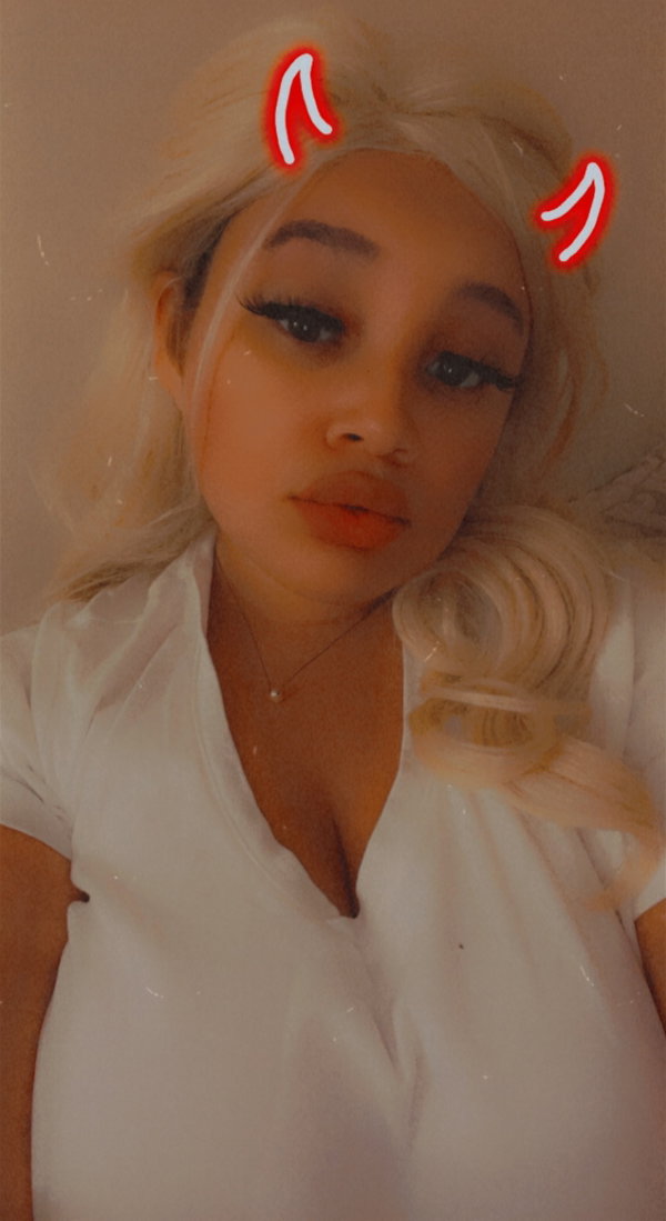Mutina Moon - OnlyFans creator with 0 reviews (0.0/5 stars)