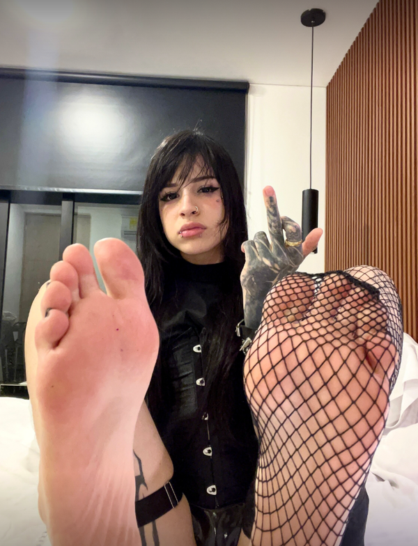 Luna - OnlyFans creator with 0 reviews (0.0/5 stars)