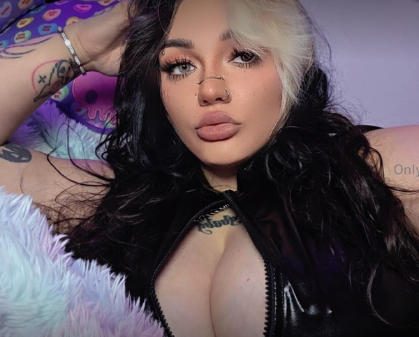 Skye - OnlyFans creator with 0 reviews (0.0/5 stars)