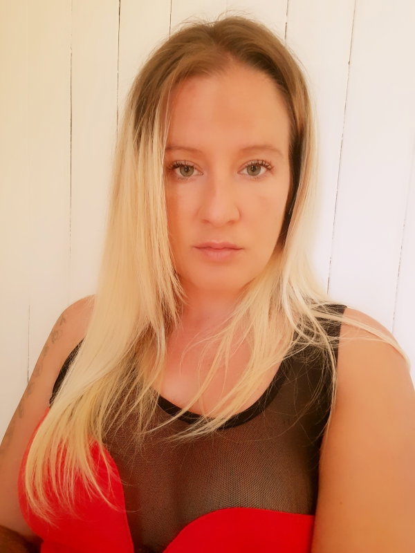 Karina - OnlyFans creator with 0 reviews (0.0/5 stars)