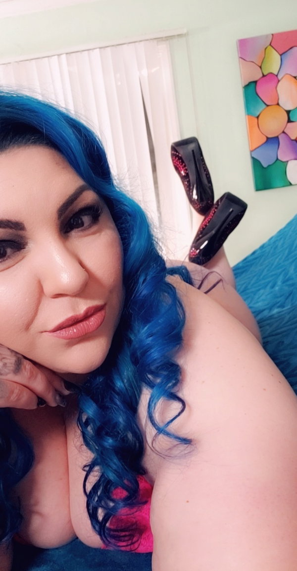 Bella Bendz - créateur OnlyFans avec 0 avis (0.0/5 étoiles)