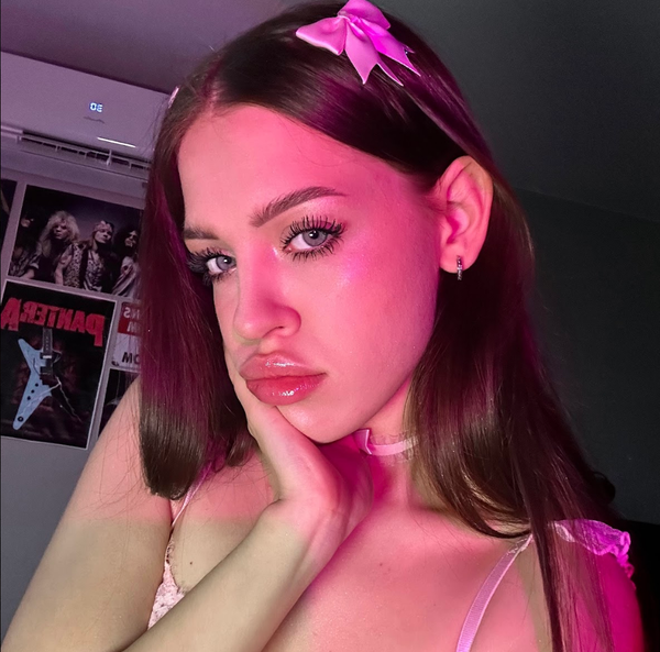 mira - OnlyFans creator with 0 reviews (0.0/5 stars)