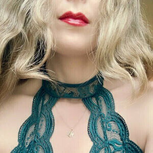 hotlips2021 - OnlyFans creator with 0 reviews (0.0/5 stars)