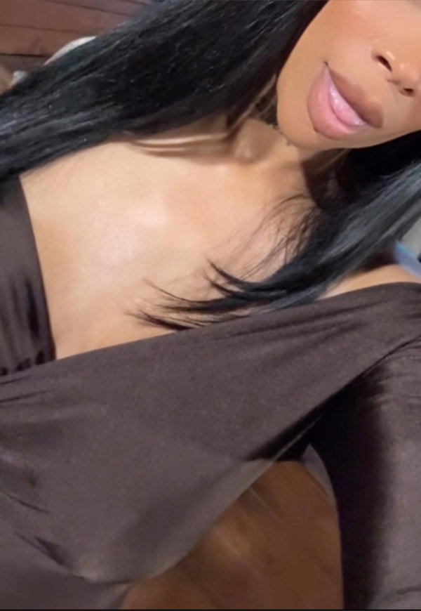 Your AMAZON domme🍆🍑 - OnlyFans creator with 0 reviews (0.0/5 stars)
