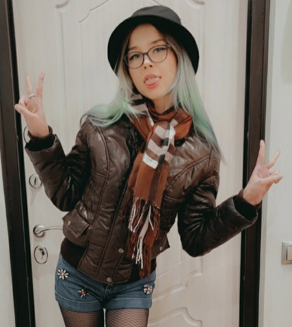 MySchoolLife VIP - OnlyFans creator with 0 reviews (0.0/5 stars)