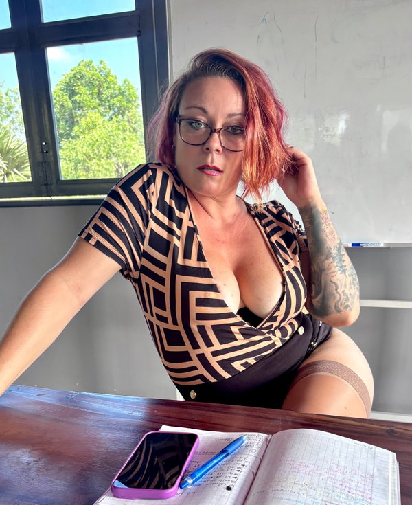 Leeloo 🍒 - créateur OnlyFans avec 0 avis (0.0/5 étoiles)