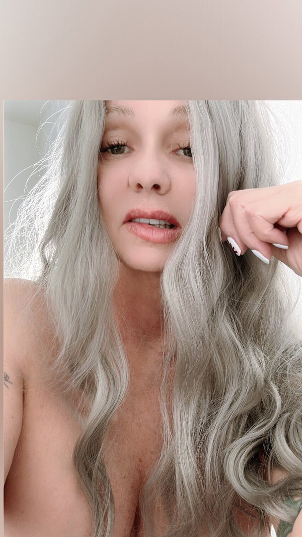 🟢 SILVER FOX- Veronica - créateur OnlyFans avec 0 avis (0.0/5 étoiles)