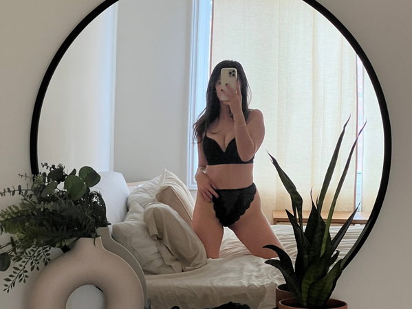 𝔩𝔢𝔢𝔰𝔞 𝔩𝔬𝔳𝔢 - OnlyFans creator with 0 reviews (0.0/5 stars)