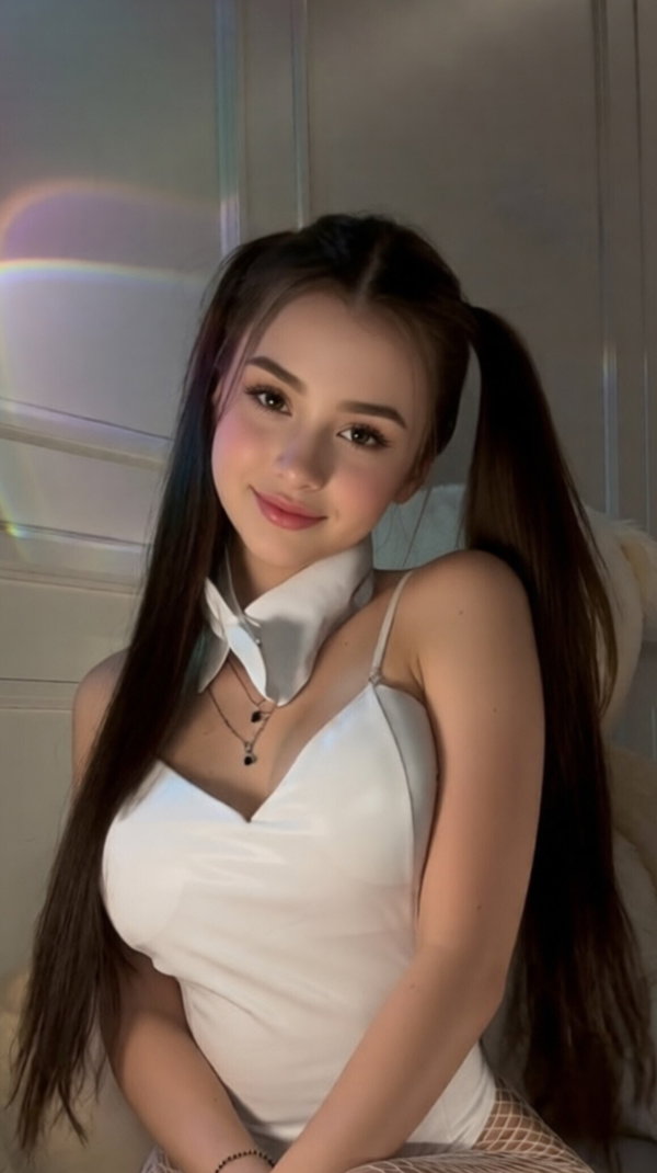Mia 💙 - OnlyFans creator with 0 reviews (0.0/5 stars)