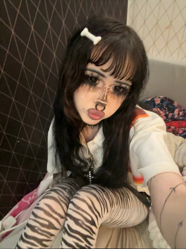 EmoLana - OnlyFans creator with 0 reviews (0.0/5 stars)
