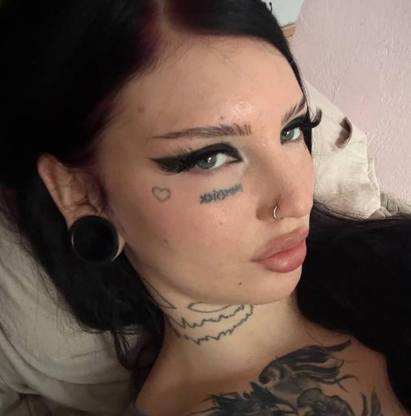 Yo-Landi 💚 - OnlyFans creator with 0 reviews (0.0/5 stars)