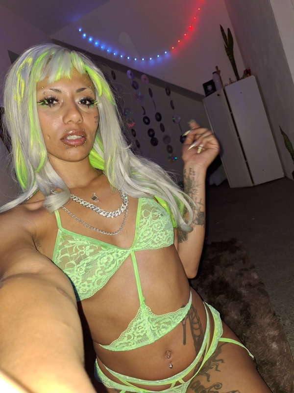 VENENO - OnlyFans creator with 0 reviews (0.0/5 stars)