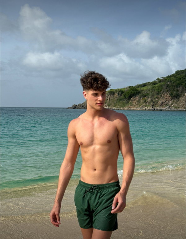 Ethan P - OnlyFans creator with 0 reviews (0.0/5 stars)