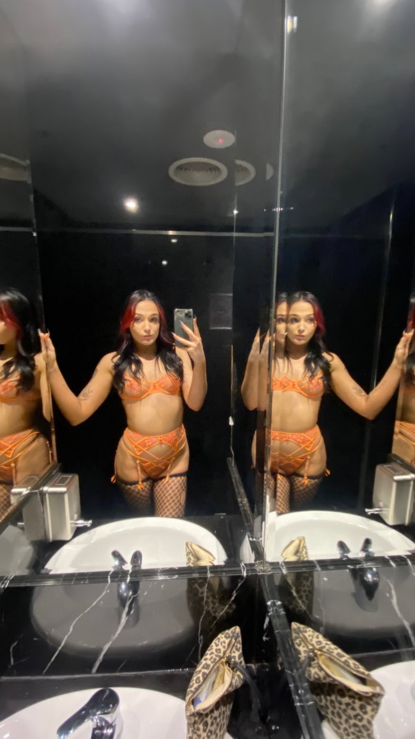Aussie goth babe - OnlyFans creator with 0 reviews (0.0/5 stars)