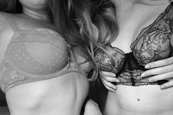 SCARLETT AND LEXI - OnlyFans creator with 0 reviews (0.0/5 stars)