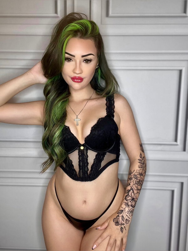 Soph💗 - OnlyFans creator with 0 reviews (0.0/5 stars)