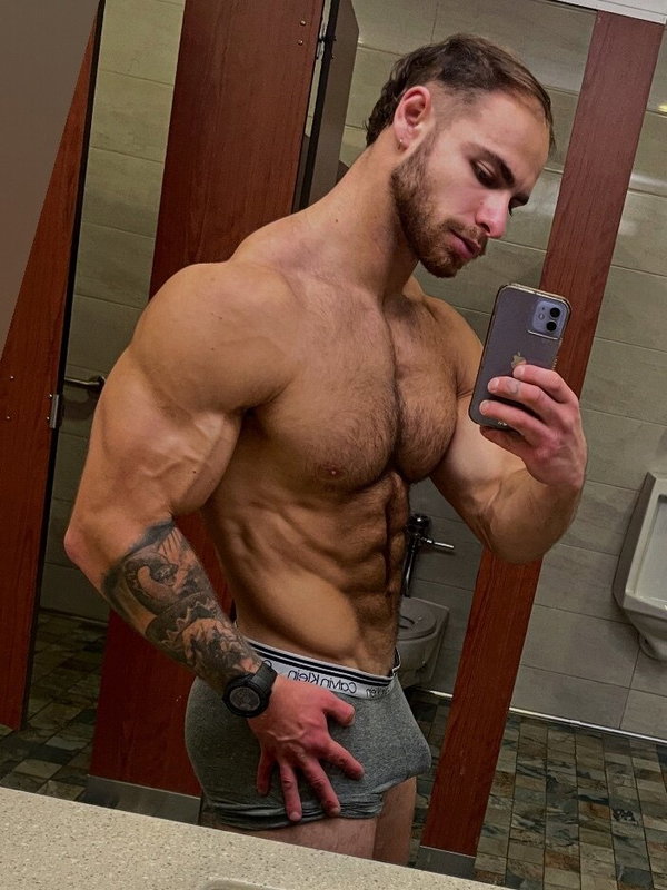 CreamyGorilla - OnlyFans creator with 0 reviews (0.0/5 stars)