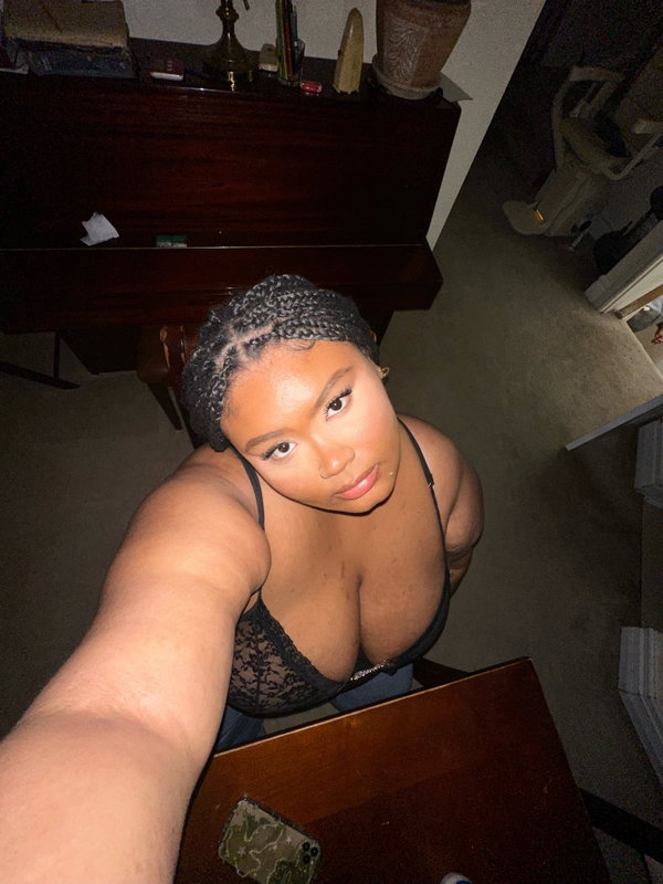 Ebony - OnlyFans creator with 0 reviews (0.0/5 stars)