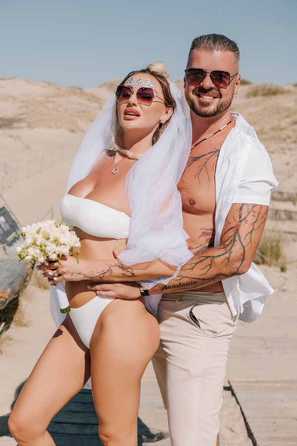 Badwifelara - OnlyFans creator with 0 reviews (0.0/5 stars)