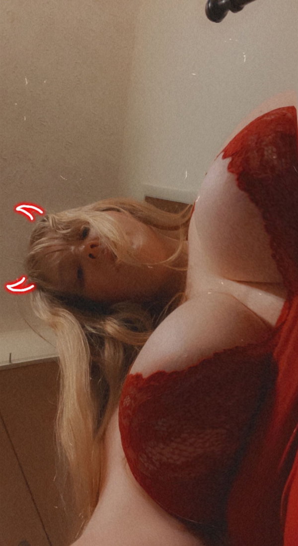 ✨Goldie✨ - OnlyFans creator with 0 reviews (0.0/5 stars)