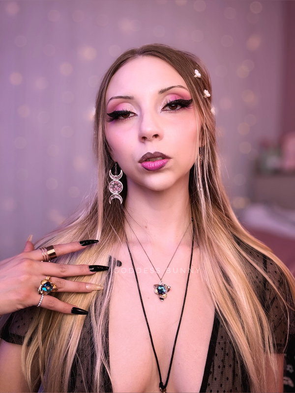 Sex Sorceress Bunny 🔮 - OnlyFans creator with 0 reviews (0.0/5 stars)