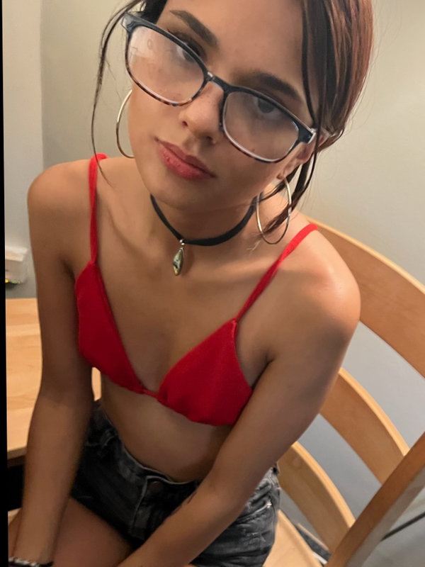 Ember Sparx - OnlyFans creator with 0 reviews (0.0/5 stars)
