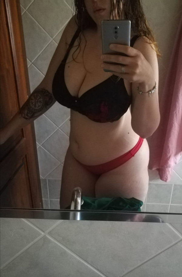 Kissed by Fire - créateur OnlyFans avec 0 avis (0.0/5 étoiles)
