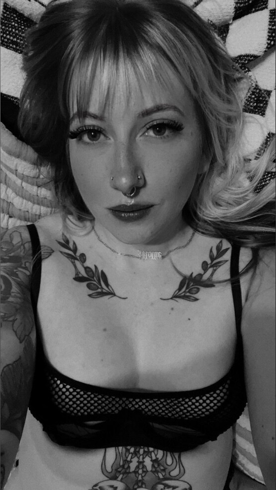 Teal - OnlyFans creator with 0 reviews (0.0/5 stars)