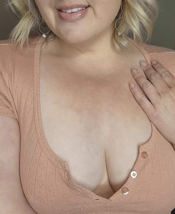 Candy Raiynn - créateur OnlyFans avec 0 avis (0.0/5 étoiles)