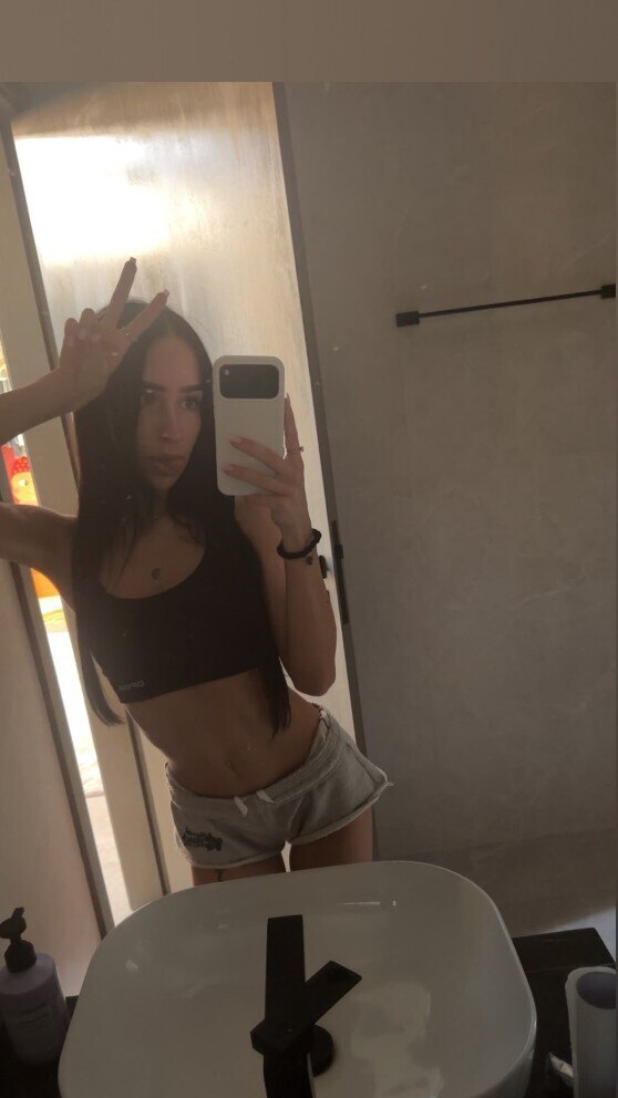 khloe - OnlyFans creator with 0 reviews (0.0/5 stars)