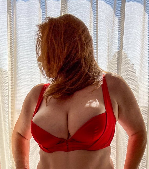 The Perfect Wife - OnlyFans creator with 0 reviews (0.0/5 stars)