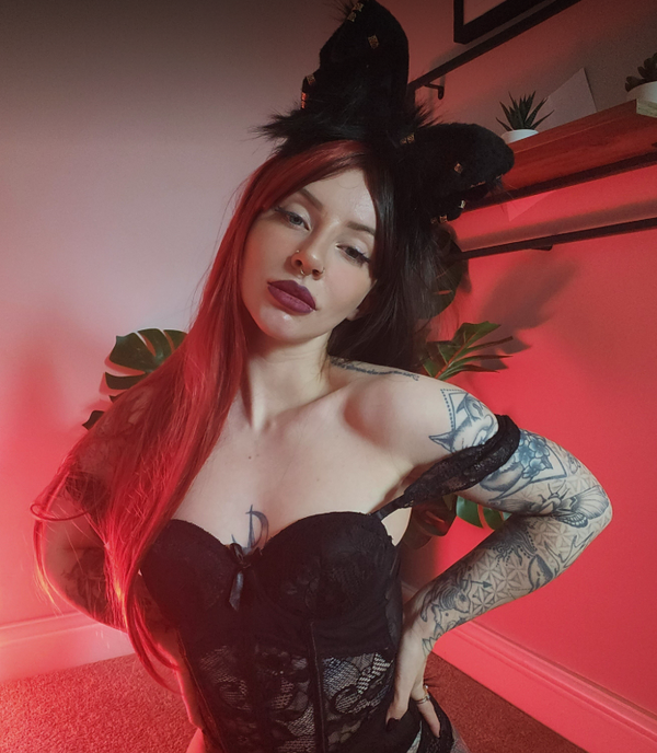Emma 🖤 Gamer Slvt: Press Start - créateur OnlyFans avec 0 avis (0.0/5 étoiles)