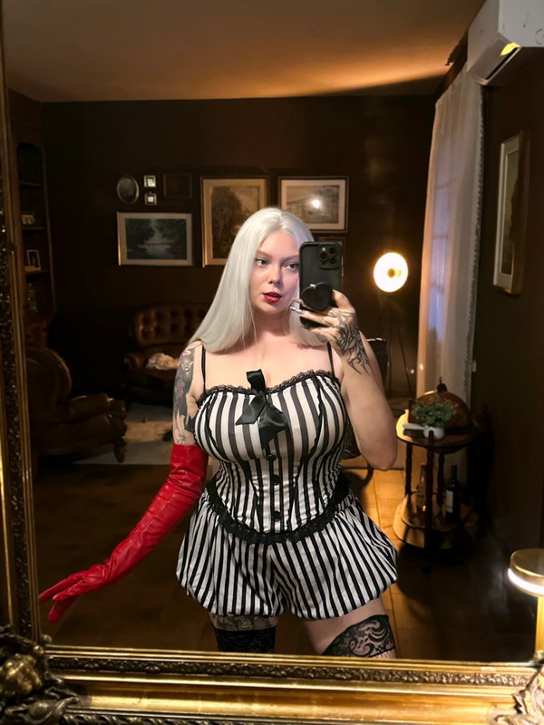 Mila Volker - OnlyFans creator with 0 reviews (0.0/5 stars)