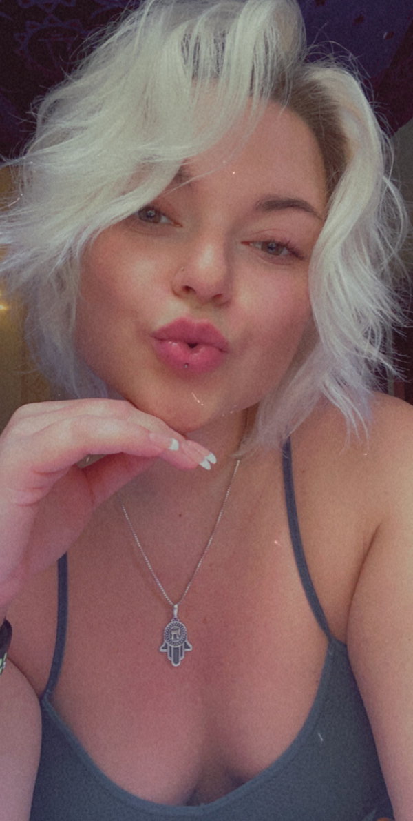 Honey eyes - OnlyFans creator with 0 reviews (0.0/5 stars)