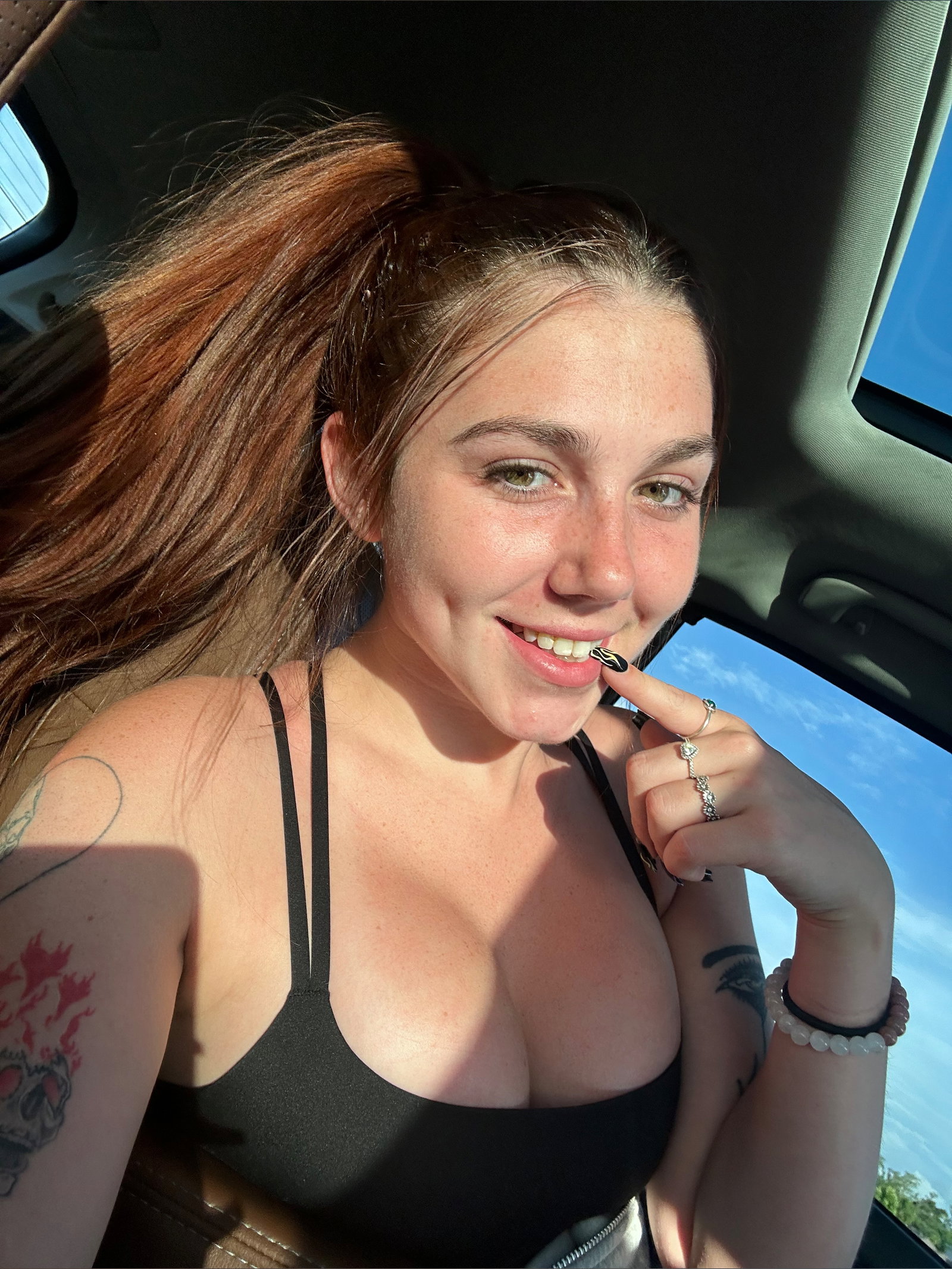 Alexis - Onlyfans Creator