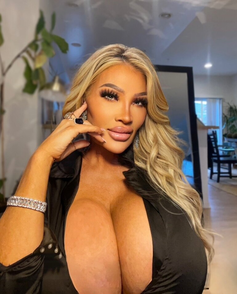 Allegra Cole - Onlyfans Creator