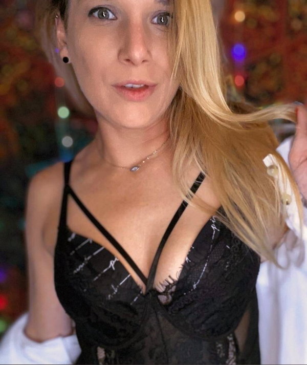 Allie - OnlyFans creator with 0 reviews (0.0/5 stars)