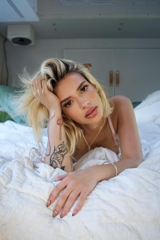 Anastasia - Onlyfans Creator