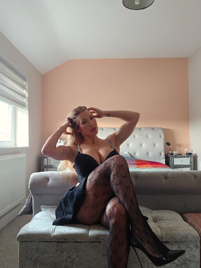 Anastasia Steele - Onlyfans Creator