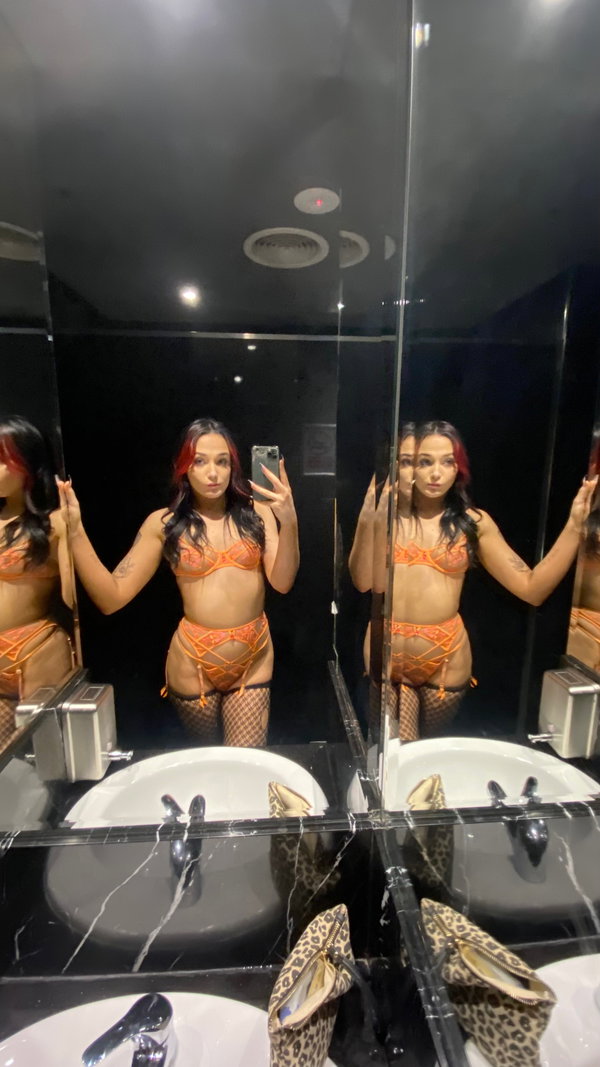 Aussie goth babe - OnlyFans creator with 0 reviews (0.0/5 stars)