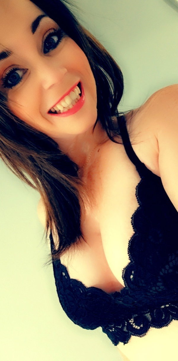 Arya Sky - OnlyFans creator with 0 reviews (0.0/5 stars)