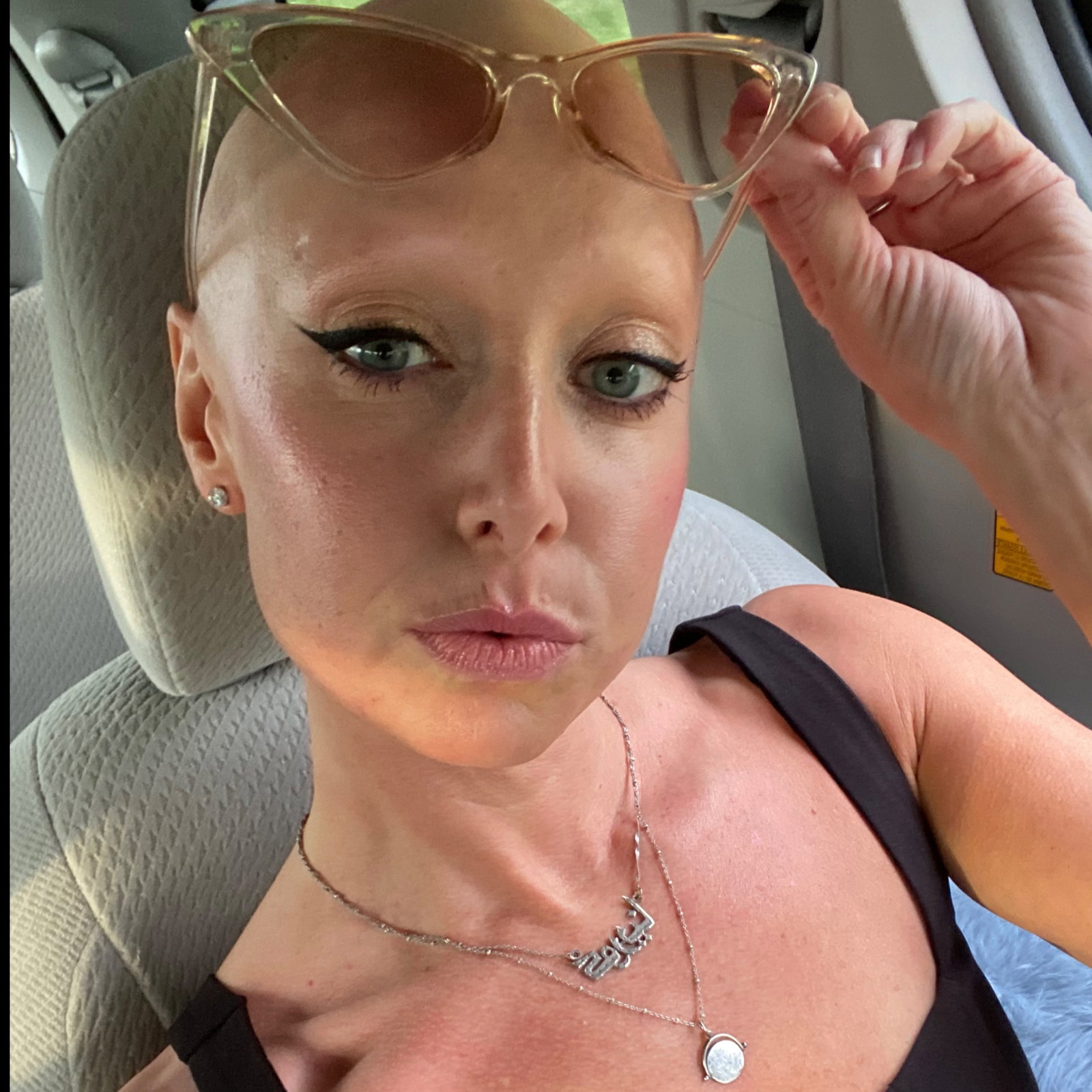 Bald Bikini Babe - Onlyfans Creator