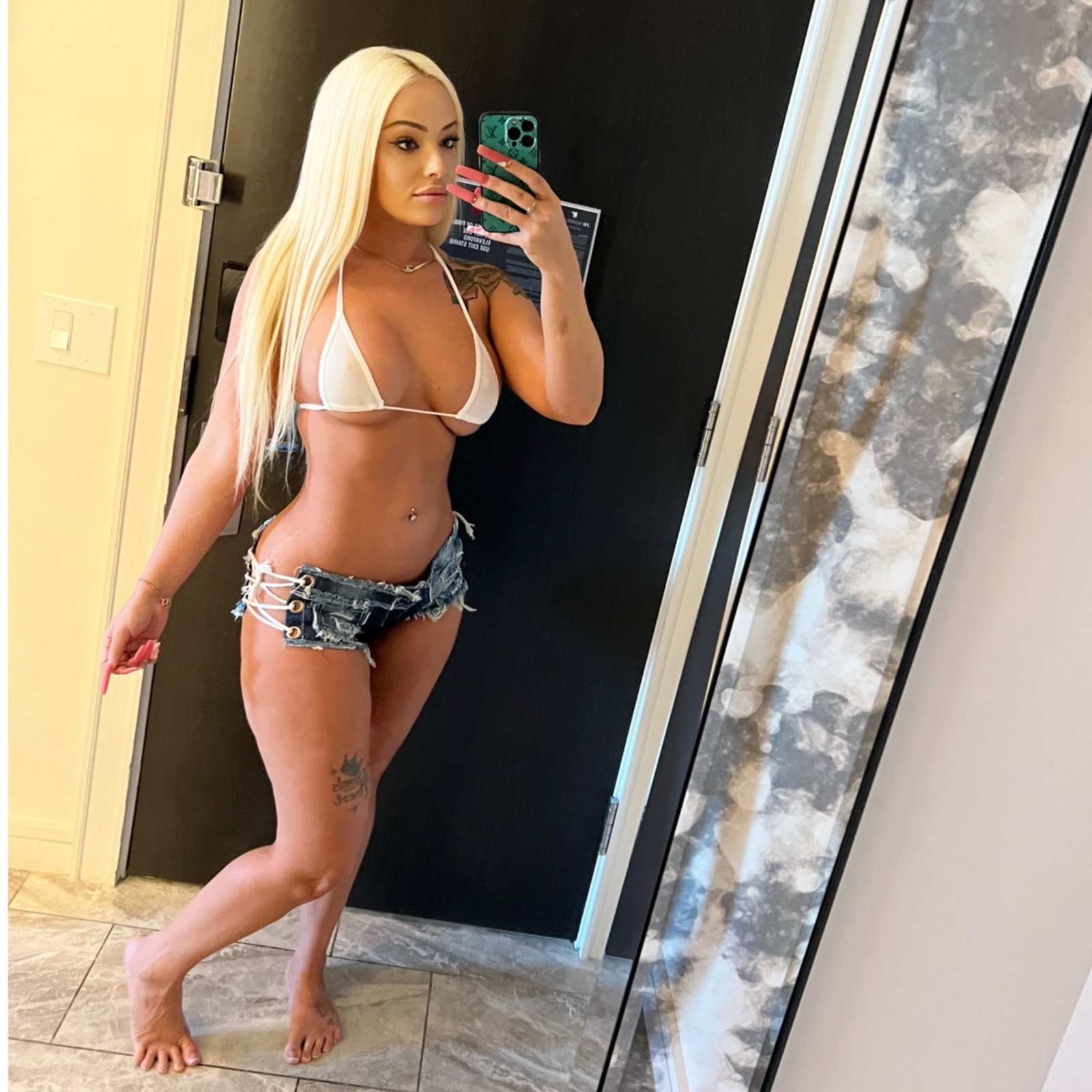 Barbie Nicole - Onlyfans Creator