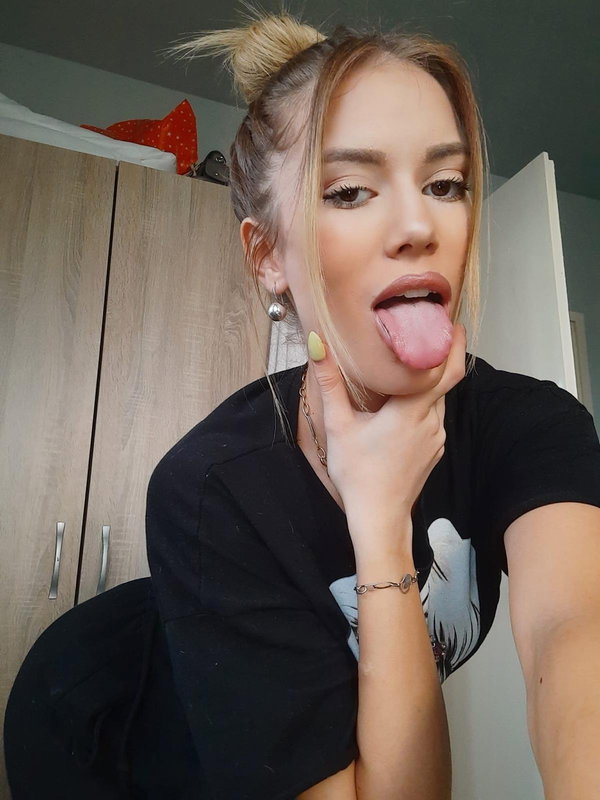 Barbie Doll Dani - OnlyFans creator with 0 reviews (0.0/5 stars)
