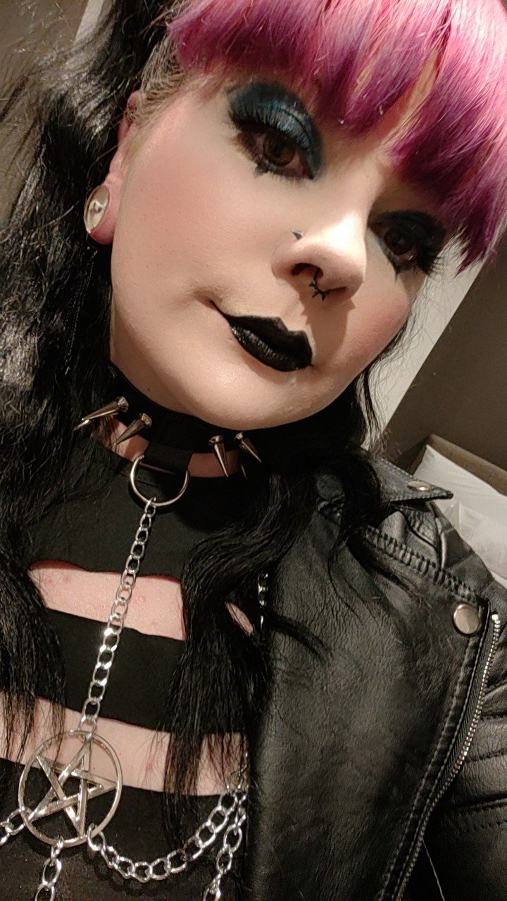 Batty Babe - Onlyfans Creator