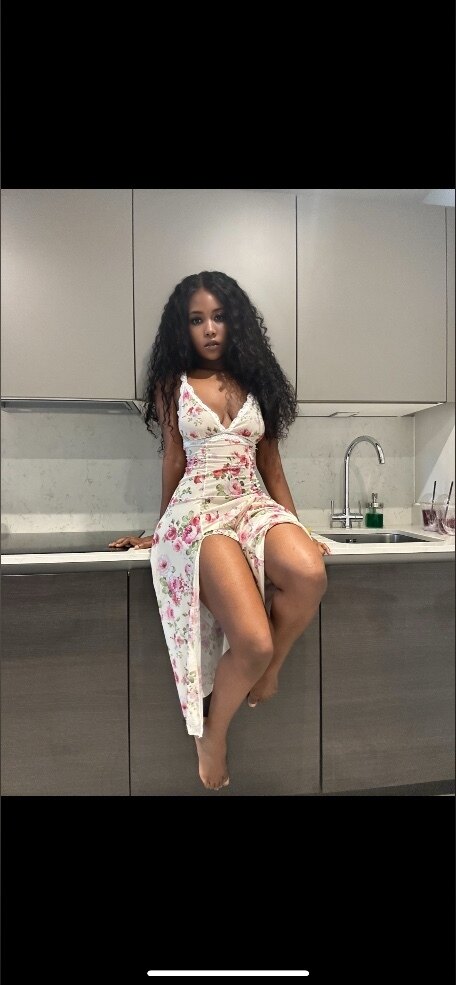 Bella Bailey - Onlyfans Creator