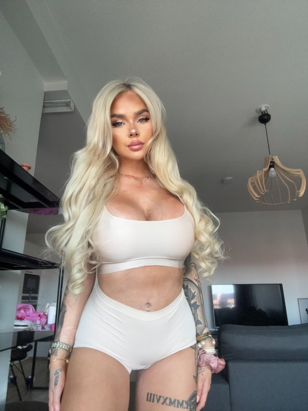 BelleVixelle ✨💋 HOTWIFE