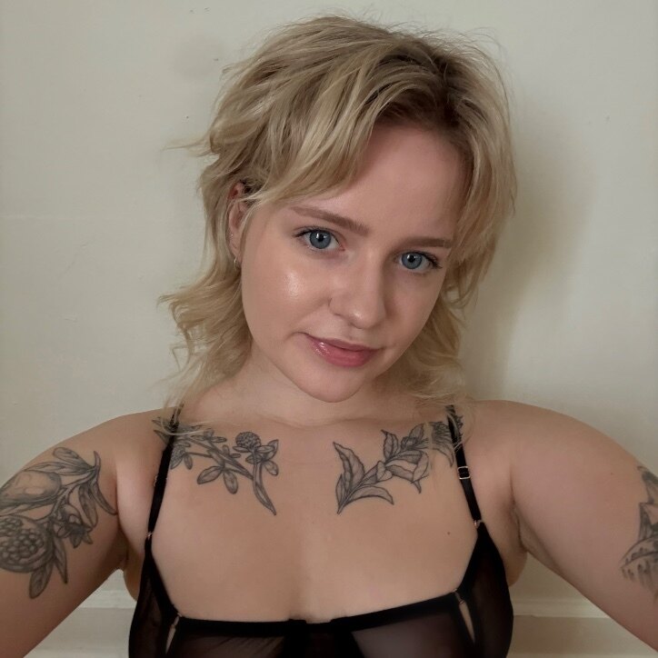 Peche - Onlyfans Creator